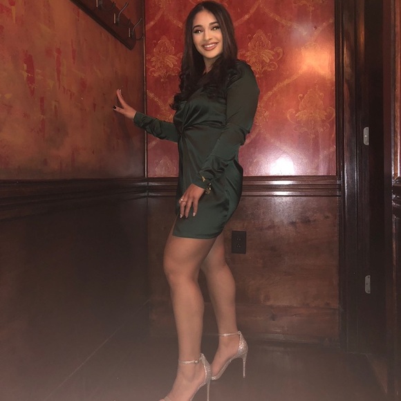 Dark Green Satin Fashion Nova dress. - Picture 4 of 4